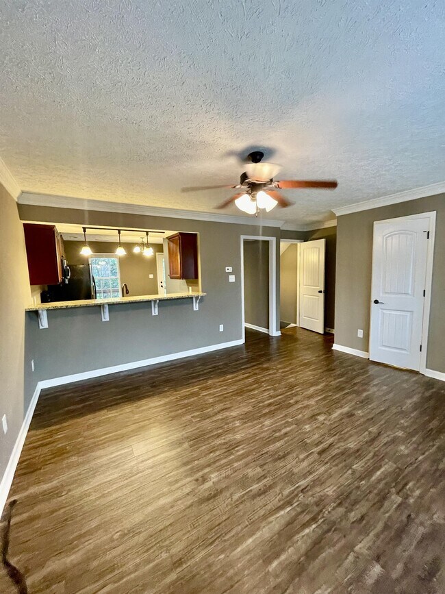 Building Photo - 142 Old Tavern Cir