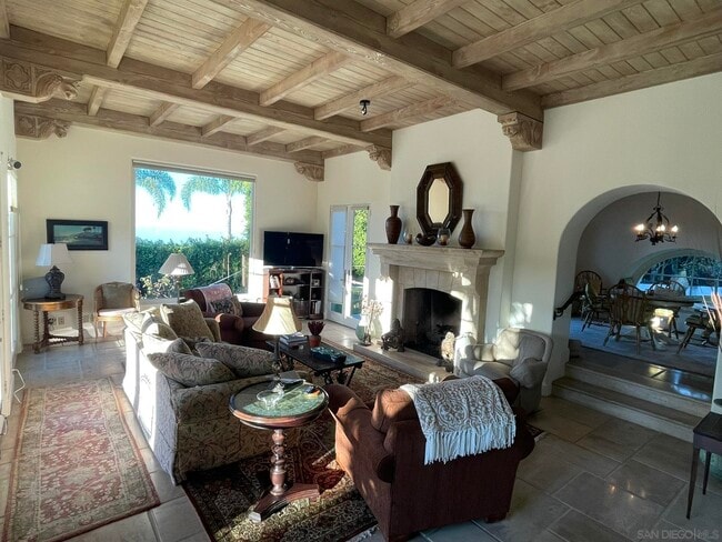 Building Photo - 6692 La Jolla Scenic S Dr