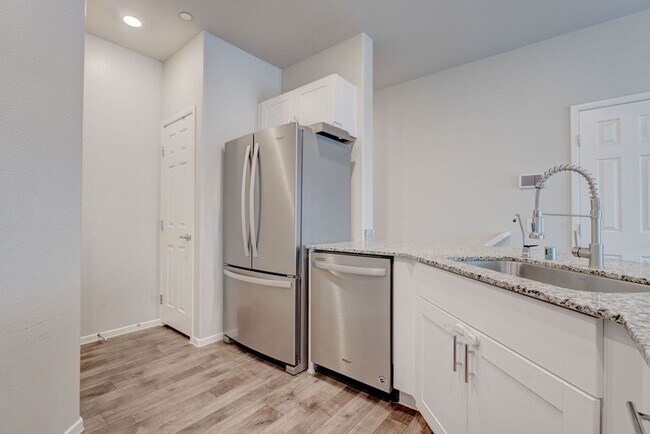 Foto del edificio - 4735 Ridgeley Ave