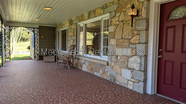 Foto del edificio - 2612 Haywood Rd