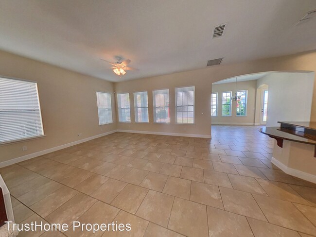 Building Photo - 4 br, 3.5 bath House - 8453 Laureate Blvd