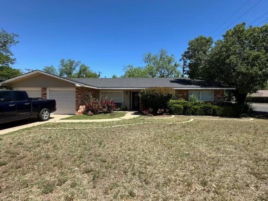 Primary Photo - South Central Lubbock Home