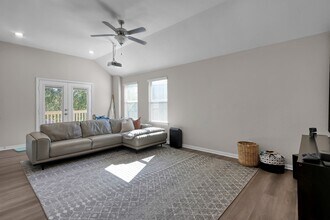 Building Photo - 339 Capriccio Ln