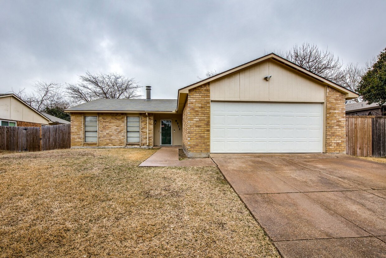 Primary Photo - Cozy Charm: 3BD-2BA Brick Home with Modern...