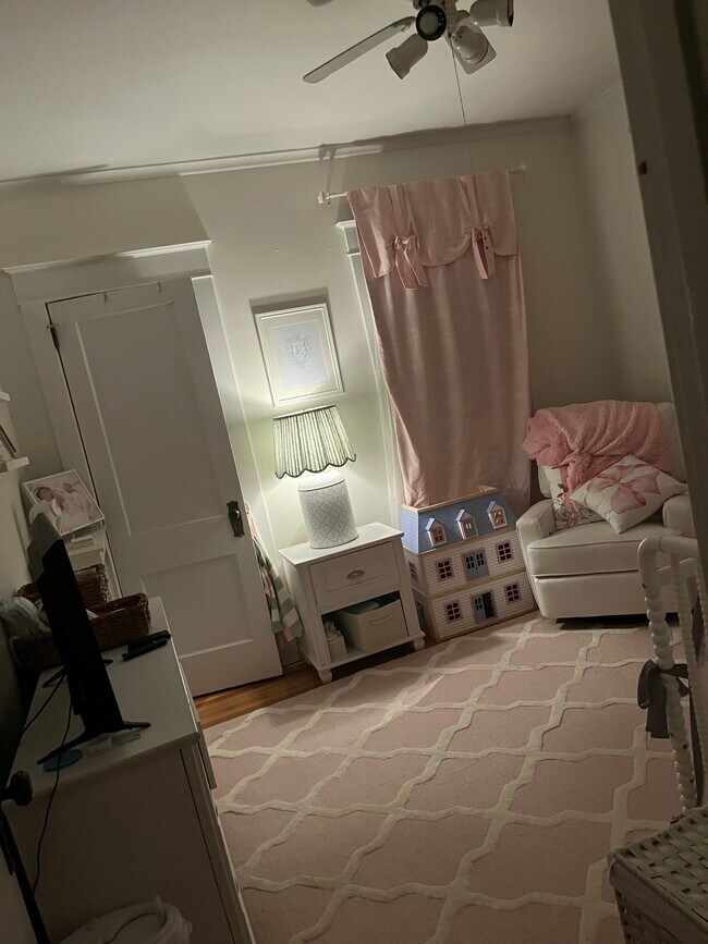 Foto del edificio - 1615 Quincy Ave