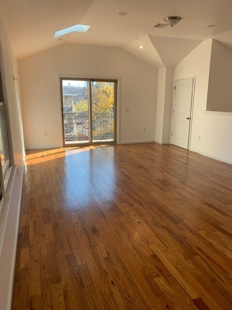 Foto del edificio - 6109 Broadway