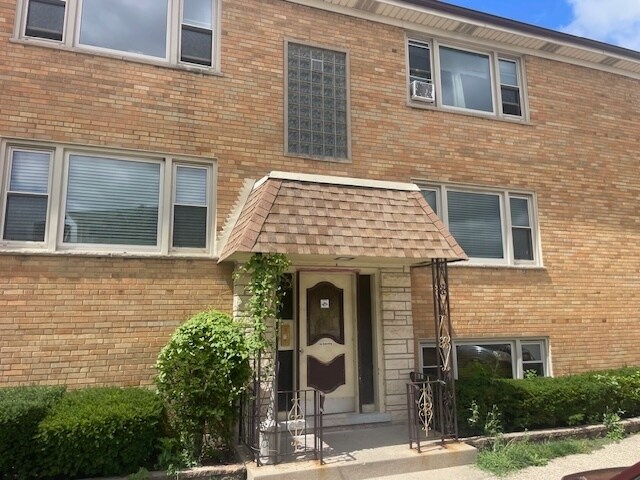Foto principal - 8101 Grand Ave