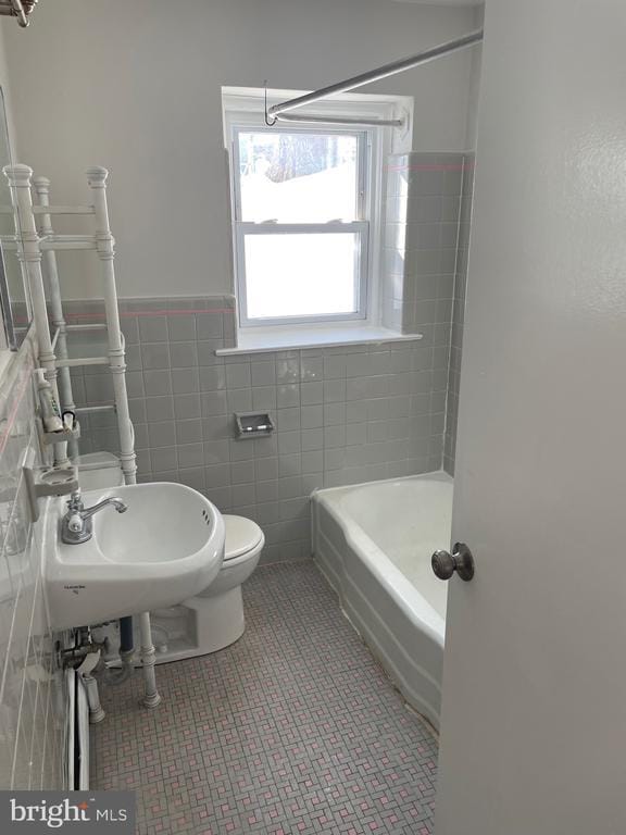 Building Photo - 134 4th Ave