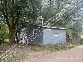 Building Photo - 215 S 28th St