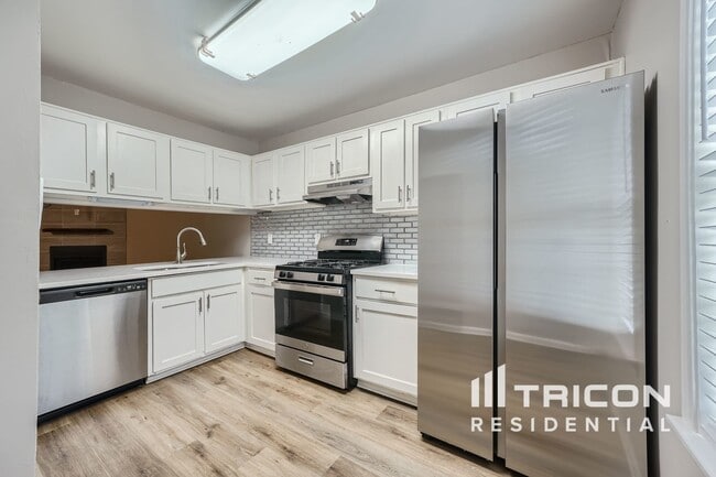 Foto del edificio - 409 Water Oak Way SW