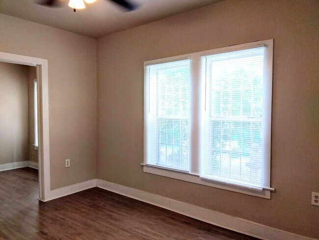 Foto del edificio - COMING SOON! 1 Bedroom / 1 Bath Home Near ...