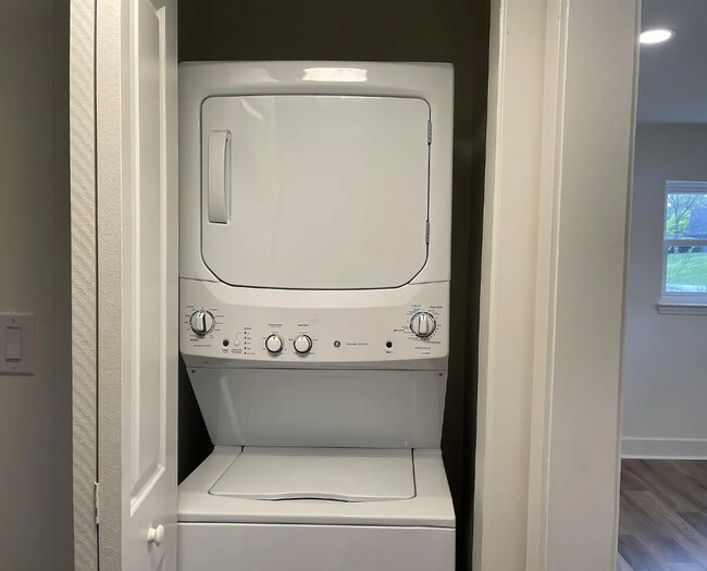 Foto del edificio - 155 Jones St