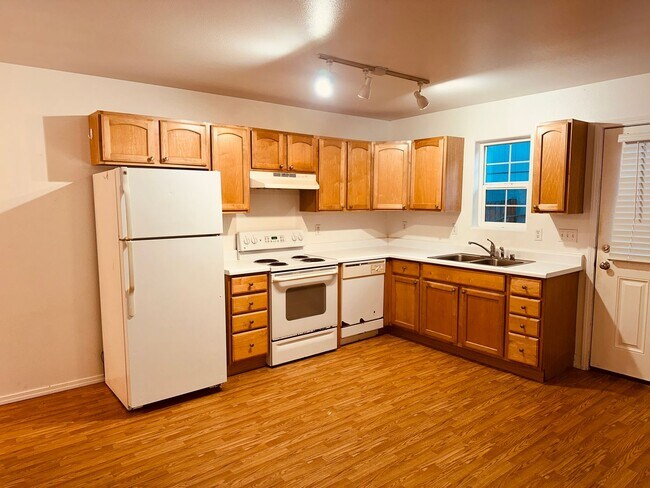 Foto del edificio - 3301 N Tamar Rd