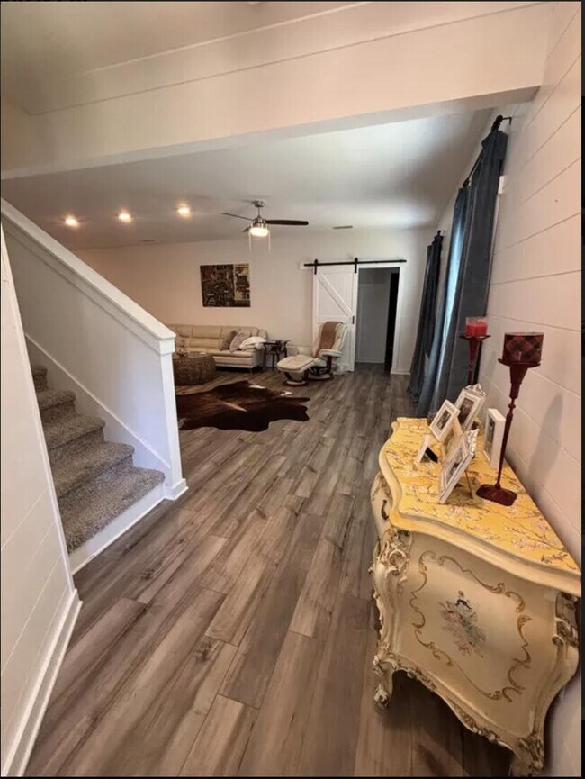 Foto del edificio - 58 Sandhill Ct