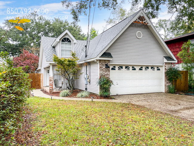 Building Photo - Charming 3-Bedroom Home in East Hill!