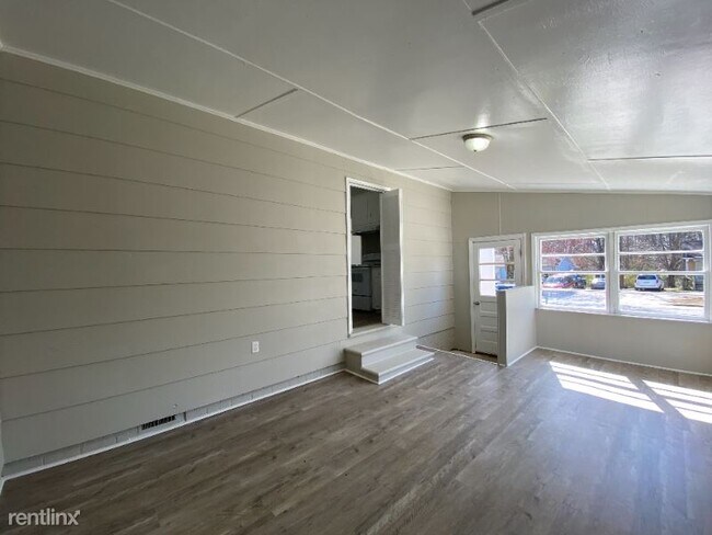 Building Photo - 3 br, 2 bath House - 107 Gill Street