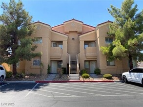 Building Photo - 900 Heavenly Hill Ct