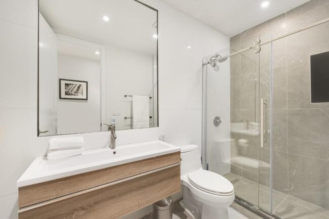 Building Photo - 2 bedroom in New York NY 10011