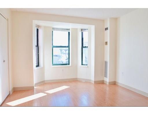 Building Photo - 1776 Washington St