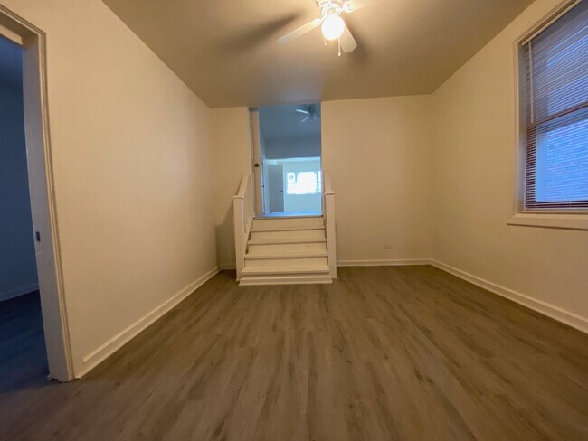 Foto del edificio - 4450 S Wood St