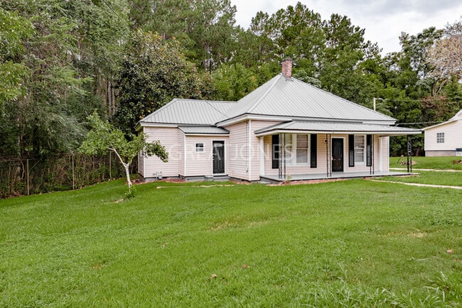 Building Photo - Charming 3 Bedroom in LaGrange!