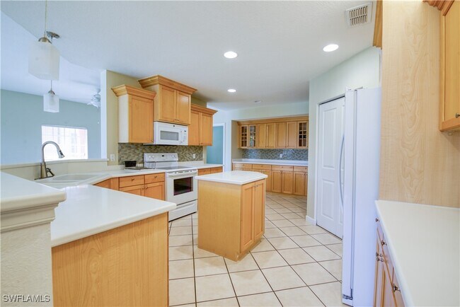 Foto del edificio - 8509 Via Garibaldi Cir