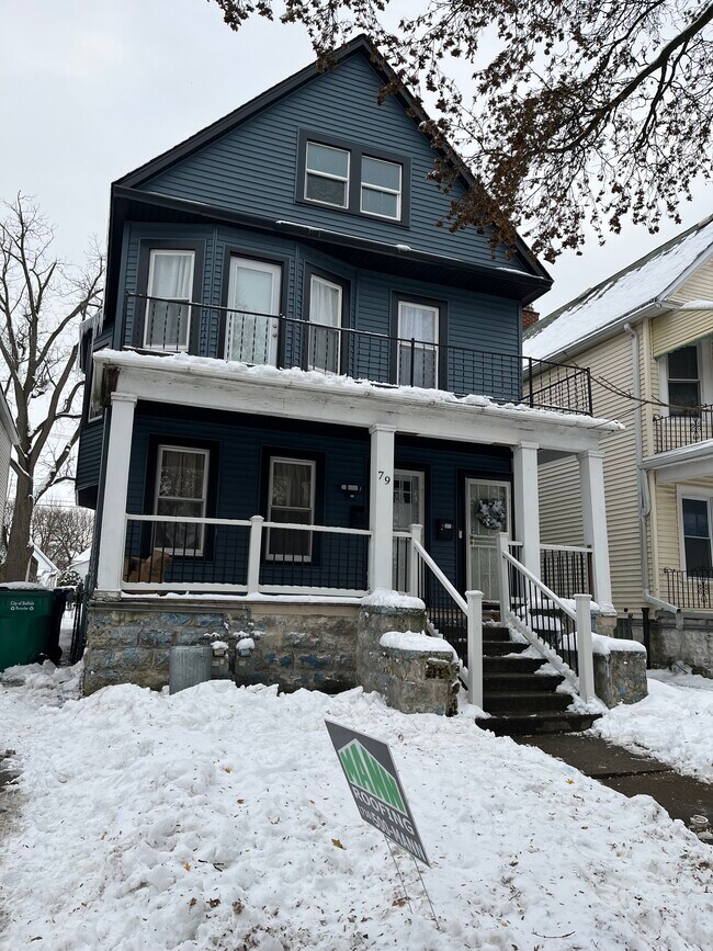 Vista frontal de la calle Florida número 79 - 79 Florida St