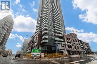Building Photo - 430-430 Square One Dr