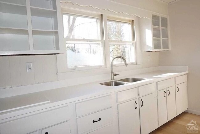 Foto del edificio - 12 N Rd