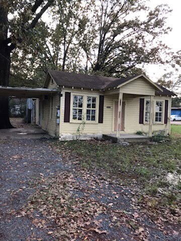 Primary Photo - 4535 Whites Ferry Rd