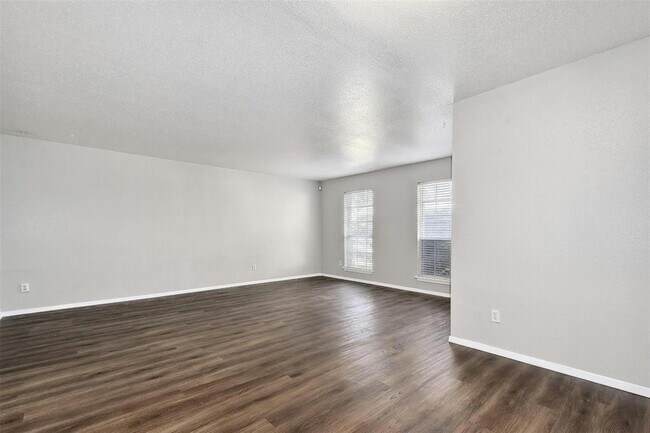 Building Photo - 9009 N Plaza