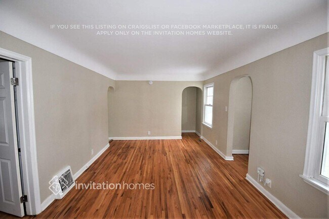 Building Photo - 1612 St Albans St N