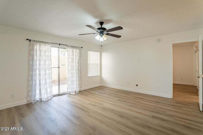 Foto del edificio - 1331 W Baseline Rd