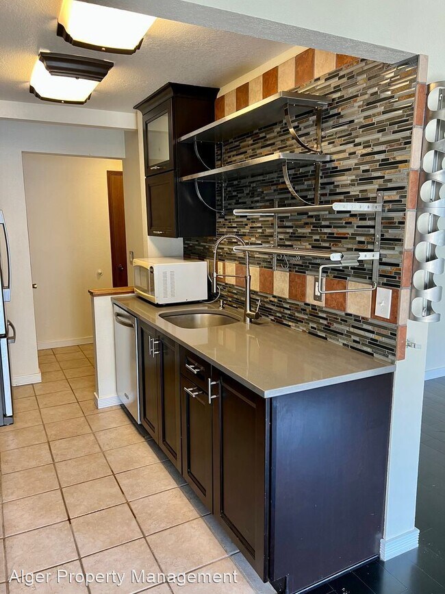 Foto del edificio - 2 br, 1 bath House - 26425 Pennsylvania Av...