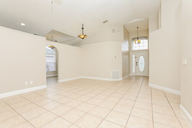 Building Photo - 2714 Cahill Way