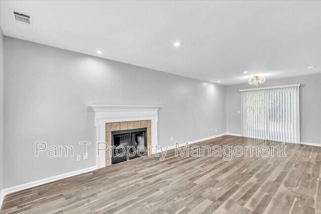 Foto del edificio - 234 Forest Ridge Dr