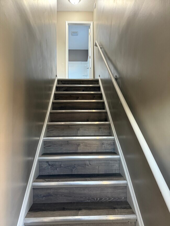 Foto del edificio - 1881 Lakeview Dr