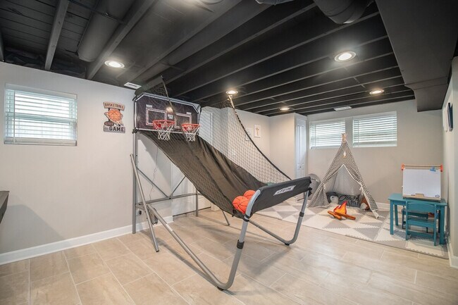 Foto del edificio - 7411 W 56th St