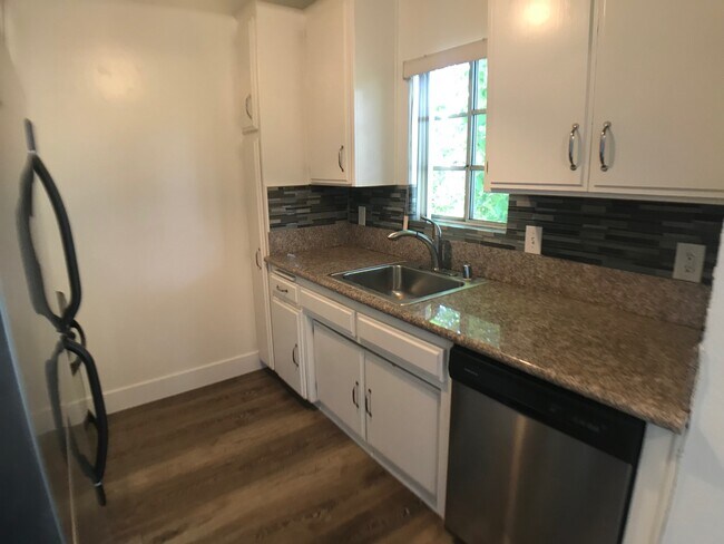 Building Photo - 3755 Delmas Ter