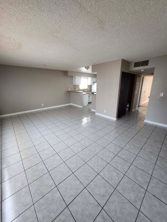 Building Photo - 33 Gold Bar Ct