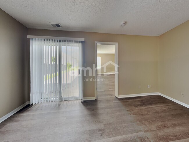 Foto del edificio - 175 Bent Stream Ln