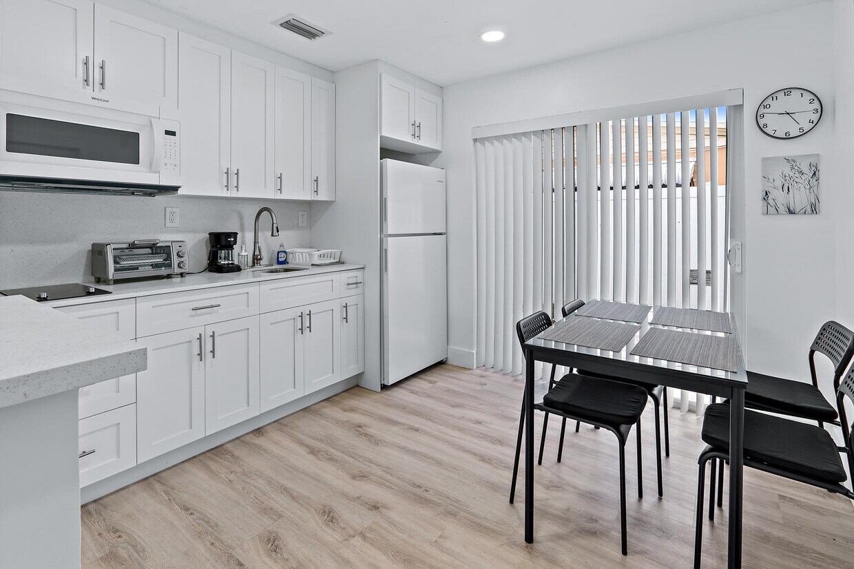 6101 Dawson St, Hollywood, FL 33023 Townhome Rentals in Hollywood FL