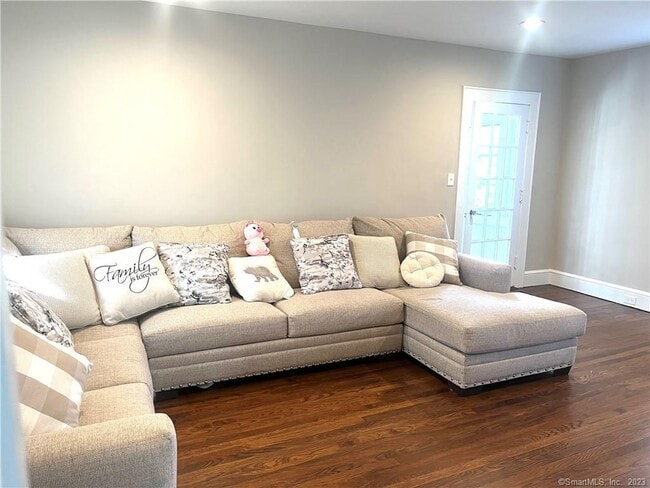 Building Photo - 231 Nichols Ave