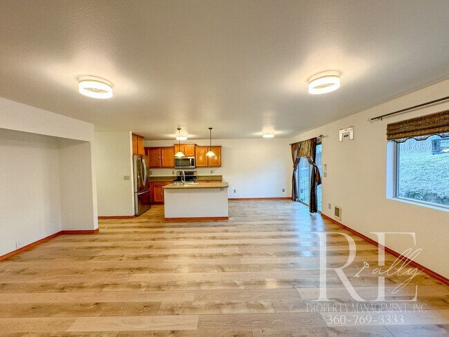 Foto del edificio - Single Story, Tranquil Gardens, 3-Car Garage!
