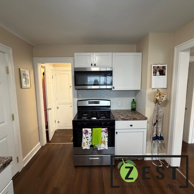 Foto del edificio - 5025 Somerset Ave