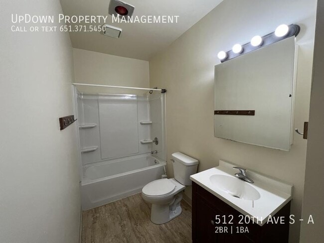 Building Photo - 512 20th Ave S