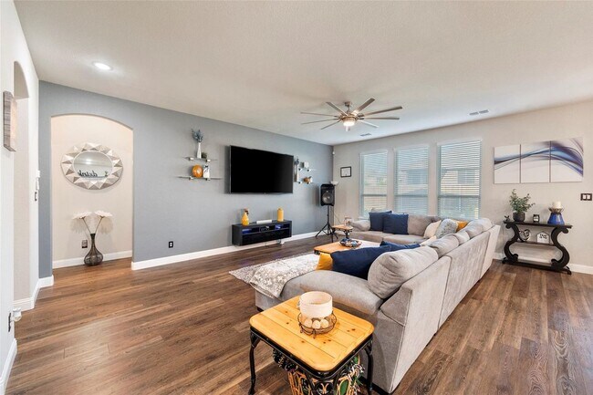 Foto del edificio - 7224 Fallen Crest Ln