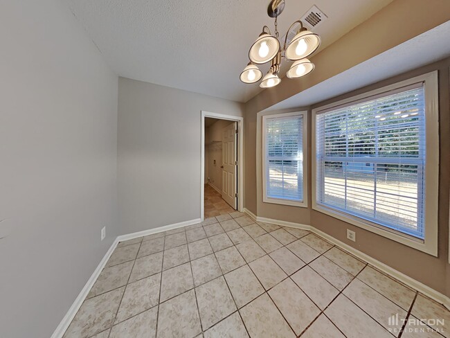 Building Photo - 3023 Ryan Rd