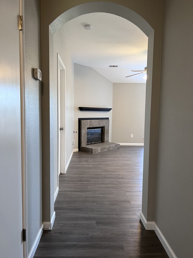 Building Photo - 1510 Primrose Trail