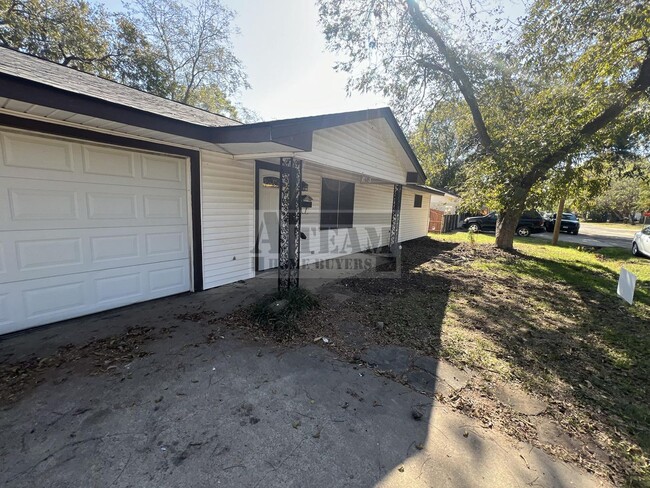 Building Photo - Cute 3 Bed 2 Bath 2 Car Garage In Kaufman